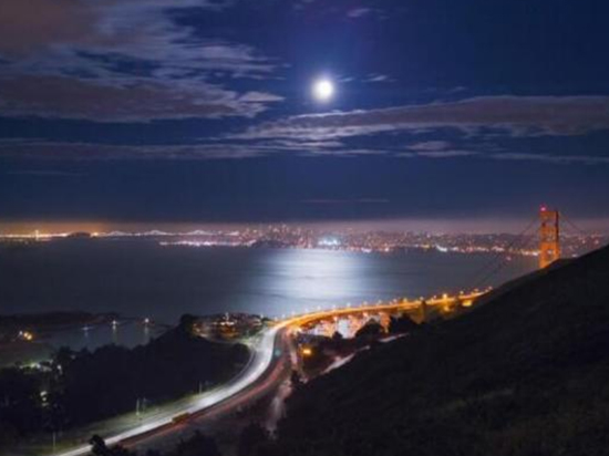 徹底干掉卡片機(jī) 谷歌讓智能手機(jī)也能拍夜景