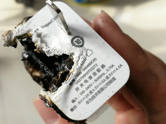 科客晚報(bào)：App Store多款應(yīng)用被賤賣 錘子智能語(yǔ)音技術(shù)首曝