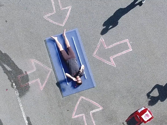 無(wú)人機(jī)只能航拍？其實(shí)還可以做更瘋狂的事