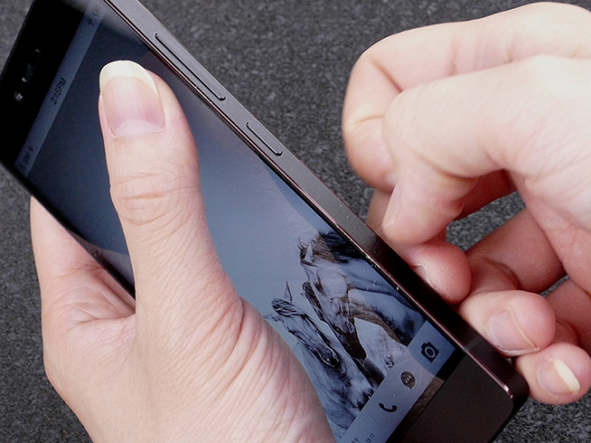 堅(jiān)果Pro初體驗(yàn)：手感無法描述的雙攝手機(jī)