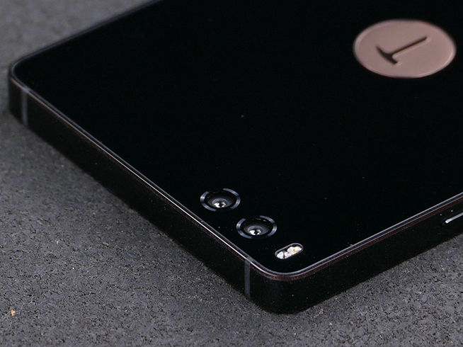 堅(jiān)果Pro初體驗(yàn)：手感無法描述的雙攝手機(jī)