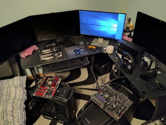 科客晚報(bào)：iPhone 8試產(chǎn)機(jī)曝光 OPPO R11雙攝比蘋(píng)果還要強(qiáng)