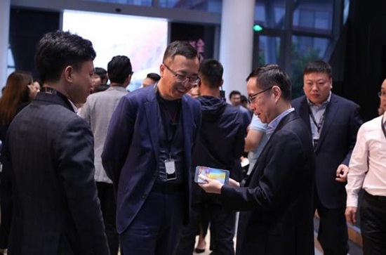 榮耀9天貓首發(fā)大賣！一舉拿下天貓618手機單品雙冠軍