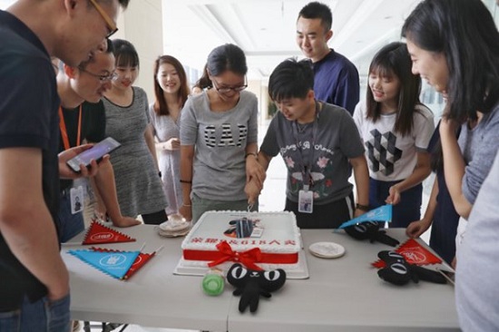 榮耀9天貓首發(fā)大賣！一舉拿下天貓618手機單品雙冠軍