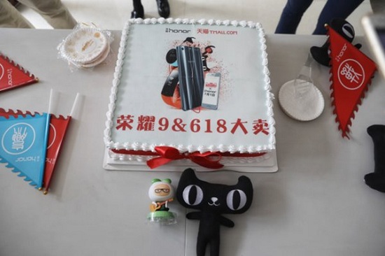 榮耀9天貓首發(fā)大賣！一舉拿下天貓618手機單品雙冠軍