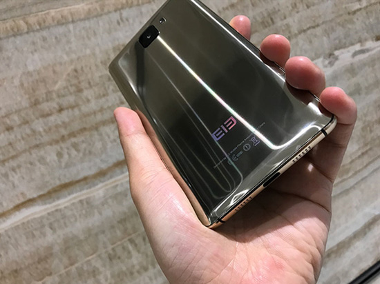 國產千元全面屏機大象S8外媒上手：搭載聯發(fā)科X20處理器