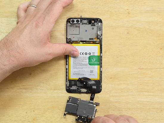 比你想象中簡單 iFixit一加5新鮮熱辣全拆解