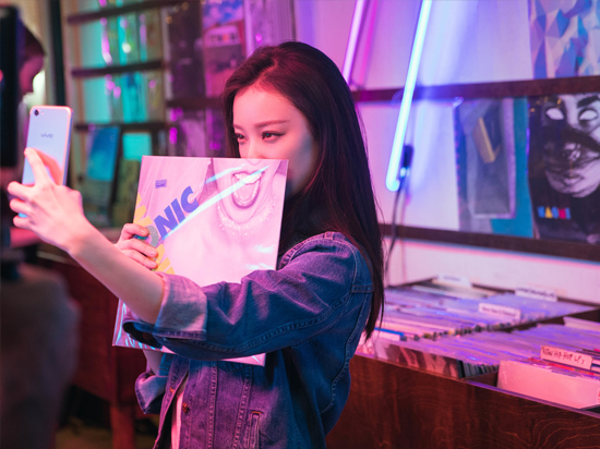 科客晚報：三星Note8光學(xué)指紋泡湯 女神代言vivo X9s七月來襲！