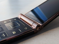 土豪專屬標(biāo)配！三星W2018曝光亮相