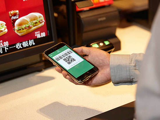 無現(xiàn)金社會指日可待！Apple Pay發(fā)力懟微信、支付寶