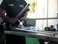 服了！被無(wú)人機(jī)偷拍后 決定自制氣壓彈射炮反擊