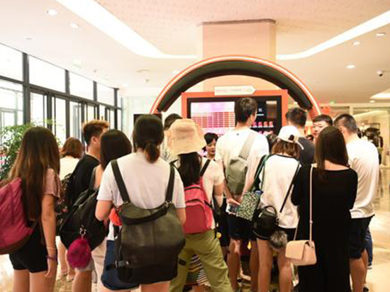 玩無人零售誰不服它？連無人彩妝機(jī)也來了