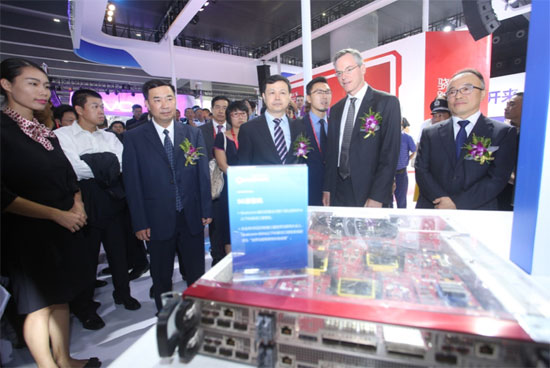 2017天翼博覽會頻放大招：千億大單、5G亮劍、取消漫游費(fèi)