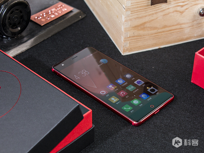 來(lái)一點(diǎn)熱情吧！努比亞nubia Z17烈焰紅圖賞