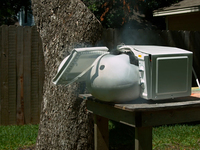 汽車安全氣囊爆發(fā)測試：威力比你想象中的還要大很多