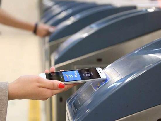 千萬iPhone用戶心塞！北京地鐵即日起全線支持刷手機(jī)乘車