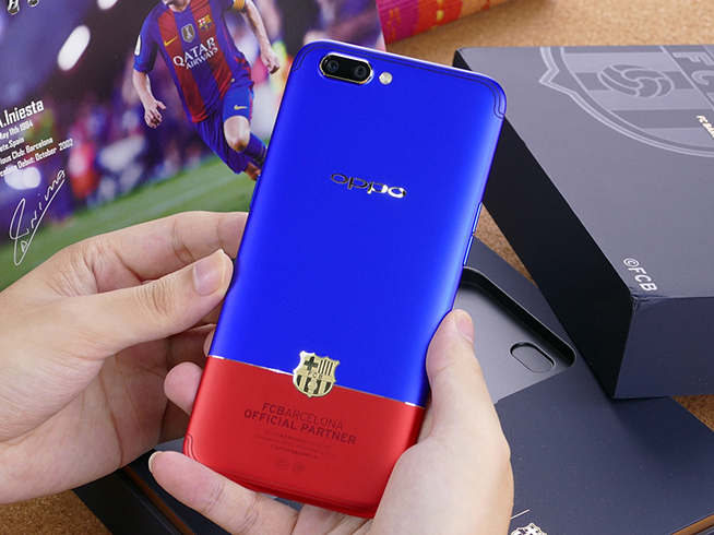 OPPO R11巴薩限量版開(kāi)箱：感受紅藍(lán)百年榮耀
