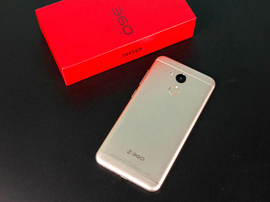 4GB內(nèi)存全高清屏只賣(mài)899元，360 vizza手機(jī)發(fā)布