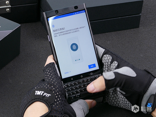 黑莓KEYone開(kāi)箱點(diǎn)評(píng)：如清流般存在的情懷全鍵盤手機(jī)能行嗎？