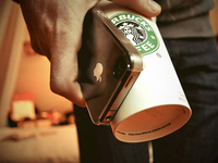 星巴克無(wú)線充電將支持新iPhone：終于可以愉快的裝X了