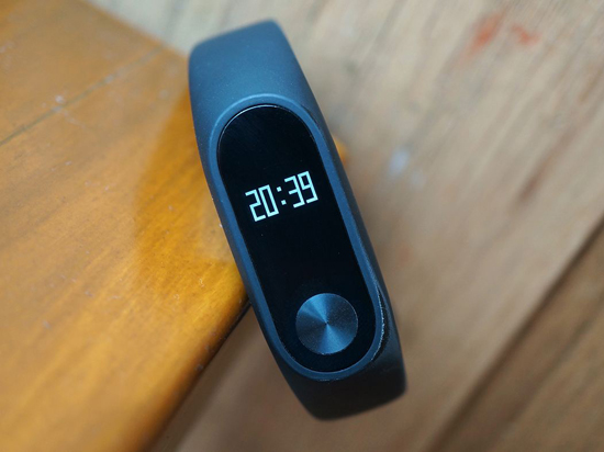 閹割版小米手環(huán)2印度發(fā)布：移除心率檢測，續(xù)航延長至23天