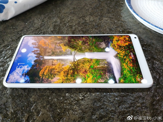 三星和蘋果都不敢做的它做到了！小米MIX 2白色陶瓷版曝光
