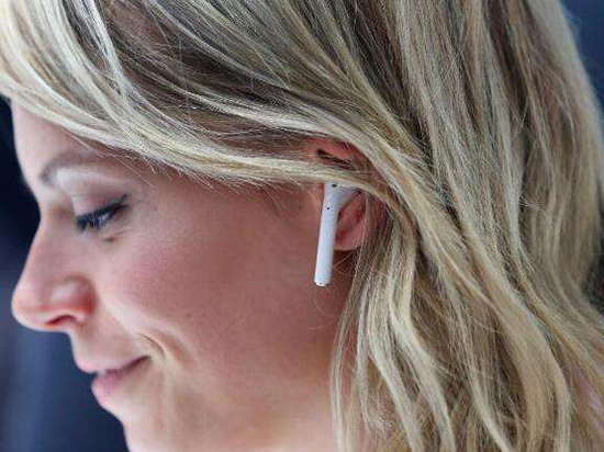 谷歌又要發(fā)新硬件？這次是對(duì)標(biāo)蘋(píng)果AirPods的藍(lán)牙耳機(jī)