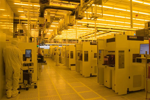 內(nèi)存繼續(xù)瘋漲！三星鎂光賺個(gè)盆滿缽滿