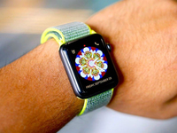 Hold??！Apple Watch或即將升級micro LED屏