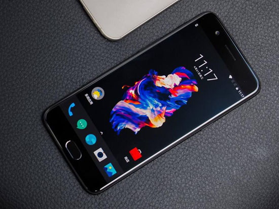 老外最愛(ài)一加5全面斷貨：一加5T要來(lái)了？