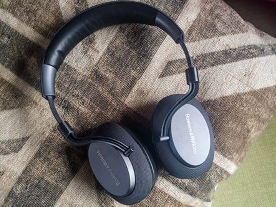 續(xù)航達到22小時：B&W發(fā)布全新無線降噪耳機PX