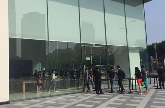 蘋果iPhone 8系列“9連爆裂”，會(huì)不會(huì)步Note7后塵？