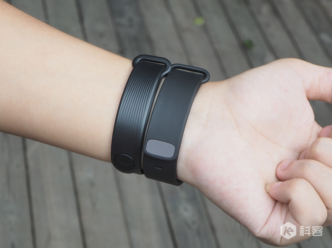 AMAZFIT米動手環(huán)對比榮耀手環(huán)3：彩色大屏的優(yōu)勢居然這么大？