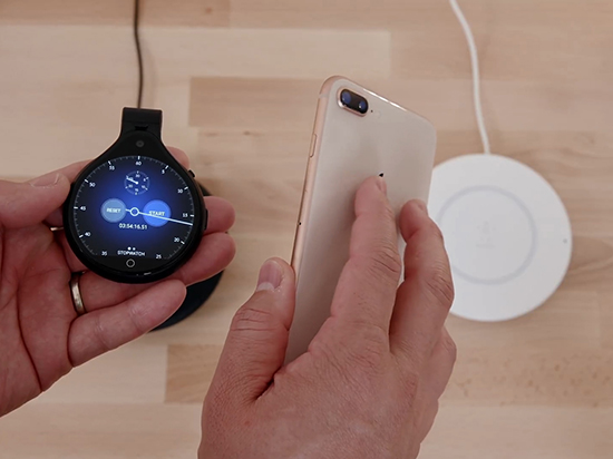 iPhone 8 Plus對(duì)比三星Note8無線充電：蘋果太慢簡(jiǎn)直要放棄