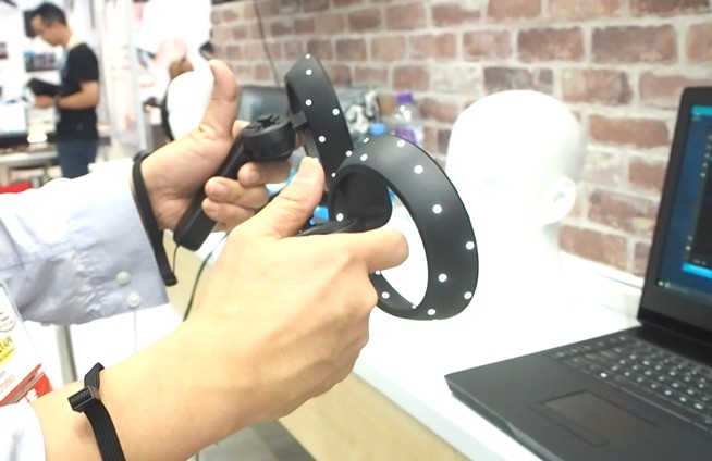 宏碁Windows VR頭顯首秀：Win10 VR要玩大逆襲？