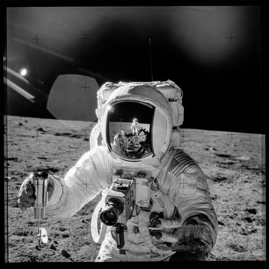 76歲影像傳奇哈蘇入駐天貓 開設(shè)線上首家旗艦店