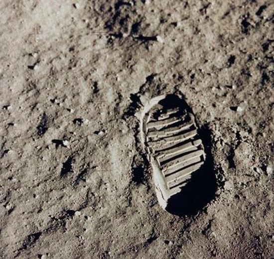 76歲影像傳奇哈蘇入駐天貓 開設(shè)線上首家旗艦店