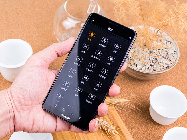 安卓機王對決：Mate 10 Pro斗三星Note 8，國貨能贏？