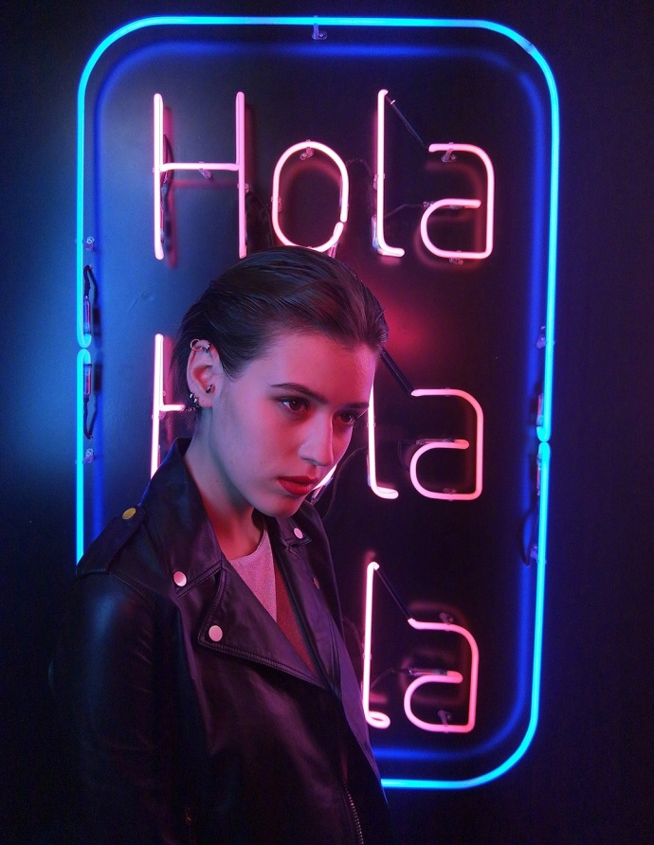 OPPO R11s全曝光：漸變色設(shè)計(jì)搶眼，智選雙攝應(yīng)付各種光線條件