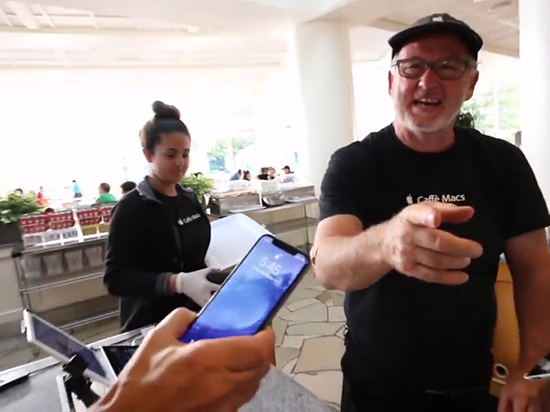 專業(yè)坑爹！女兒公布iPhone X測試機上手視頻：蘋果工程師被炒