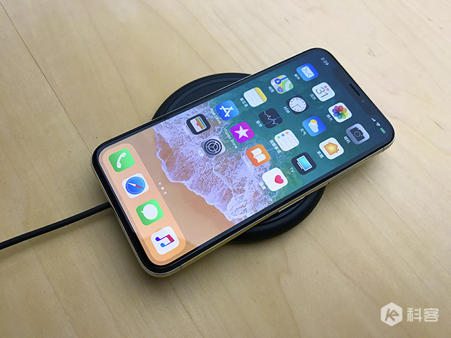 蘋果iPhone X上手體驗(yàn)：全程驚艷，墨鏡難不倒面容ID