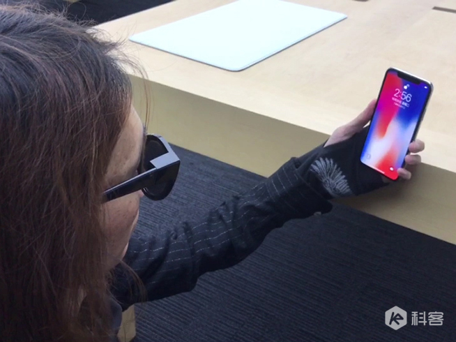 蘋果iPhone X上手體驗(yàn)：全程驚艷，墨鏡難不倒面容ID