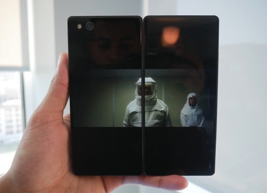 中興雙屏折疊手機(jī)即將開(kāi)賣(mài)：4800元 明年一季度國(guó)行版登場(chǎng)