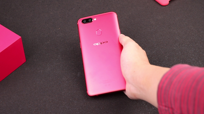 設(shè)計(jì)細(xì)節(jié)成就爆款！星幕全面屏OPPO R11s上手評(píng)測(cè)