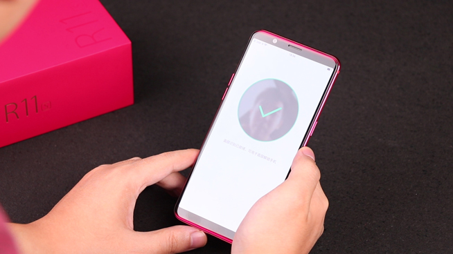 設(shè)計(jì)細(xì)節(jié)成就爆款！星幕全面屏OPPO R11s上手評(píng)測(cè)