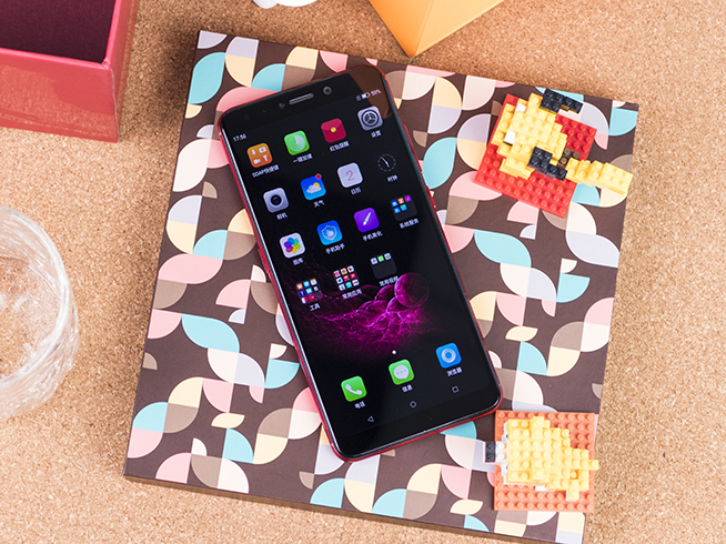 糖果SOAP R11圖賞：開(kāi)啟千元級(jí)全面屏智能手機(jī)時(shí)代