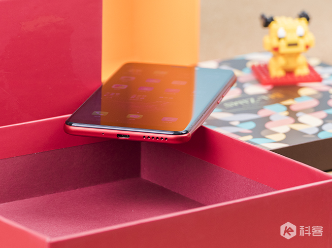 糖果SOAP R11圖賞：開(kāi)啟千元級(jí)全面屏智能手機(jī)時(shí)代