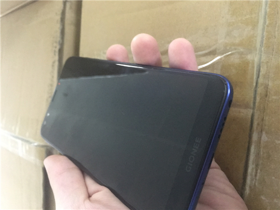 疑似金立S11曝光 配備全面屏+3D曲面+四攝