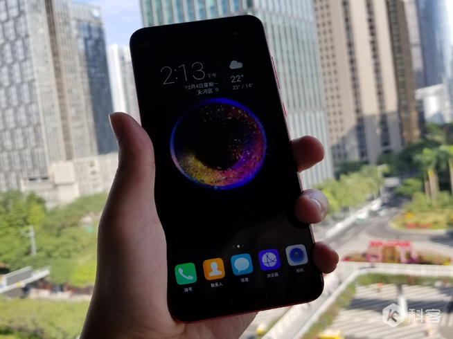 AI不釋手的體驗(yàn)！麒麟970全面屏旗艦榮耀V10評(píng)測(cè)