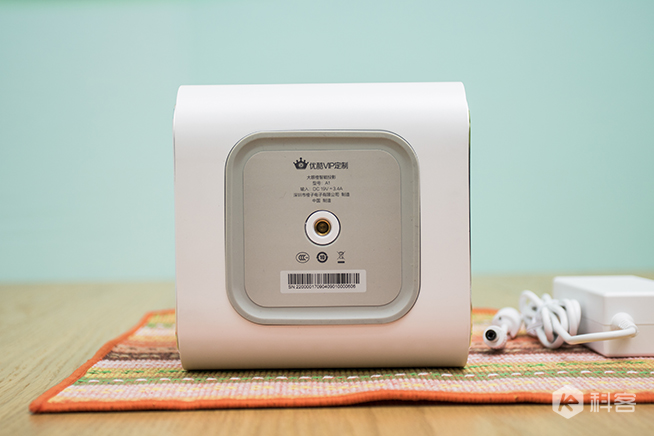 天貓魔屏使用評(píng)測(cè)：高Bigger年貨！能隨身攜帶的電影院